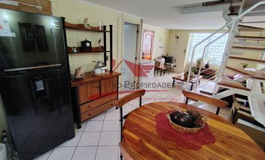 Hermosa Casa de Dos Pisos, 3 Dormitorios, 2 Baños, Villa Los Portones, Comuna de Quilicura.