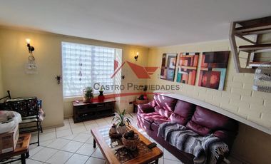Hermosa Casa de Dos Pisos, 3 Dormitorios, 2 Baños, Villa Los Portones, Comuna de Quilicura.