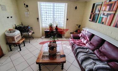 Hermosa Casa de Dos Pisos, 3 Dormitorios, 2 Baños, Villa Los Portones, Comuna de Quilicura.