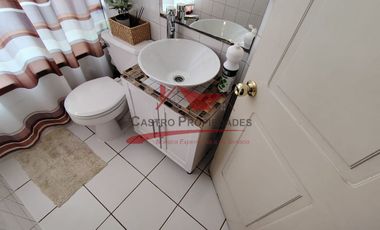 Hermosa Casa de Dos Pisos, 3 Dormitorios, 2 Baños, Villa Los Portones, Comuna de Quilicura.