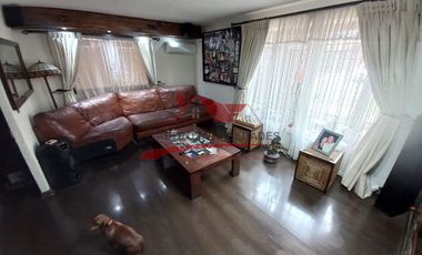 Hermosa Casa Tres Pisos, 4 Dormitorios, 4 Baños, Calle Septimo de Linea, Villa Los Altos de Quilicura.