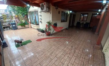 Hermosa Casa Tres Pisos, 4 Dormitorios, 4 Baños, Calle Septimo de Linea, Villa Los Altos de Quilicura.
