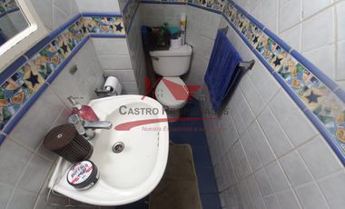 Hermosa Casa Tres Pisos, 4 Dormitorios, 4 Baños, Calle Septimo de Linea, Villa Los Altos de Quilicura.