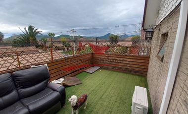Hermosa Casa Tres Pisos, 4 Dormitorios, 4 Baños, Calle Septimo de Linea, Villa Los Altos de Quilicura.