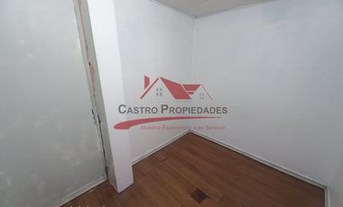 Casa de Dos Pisos Ampliada con 4 Dormitorios, 2 Baños, Villa Carampangue, Comuna de Quilicura.