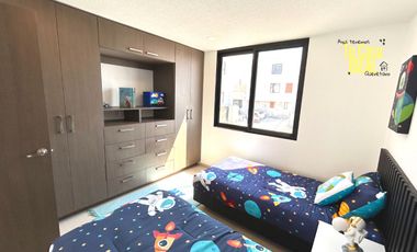 Exclusiva Casa con Jardín Central de Diseño Único y Amenidades VIP