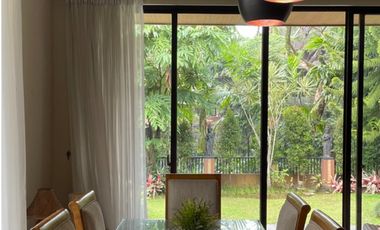 Dijual murah villa modern bergaya Bali hanya 1 jam dari Jakarta. Villa terawat dan lokasi strategis, udara sejuk tanpa polusi #vimalahillsvilla #