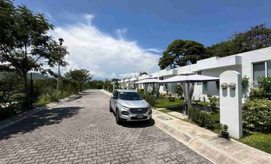 Casa en un nivel en condominio