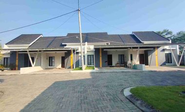 RUMAH MINIMALIS MODERN DI DALAM KOMPLEK PERUMAHAN CLUSTER DI PURWOMARTANI KALASAN SLEMAN