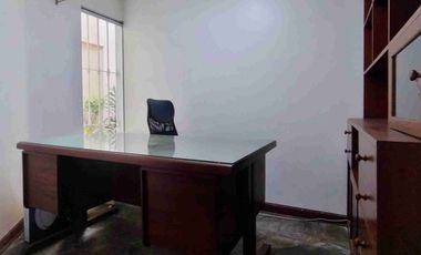 Miraflores amplia casa de 4 Dormitorios en quinta, excelente ubicación