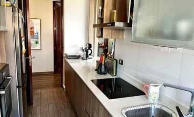 Hermoso y amplio departamento frente a Plaza Las Lilas