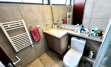 Hermoso y amplio departamento frente a Plaza Las Lilas