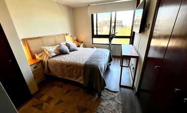 Hermoso y amplio departamento frente a Plaza Las Lilas