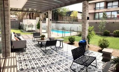 Hermoso y amplio departamento frente a Plaza Las Lilas