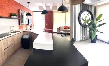Hermoso y amplio departamento frente a Plaza Las Lilas
