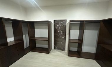 RESIDENCIA DE 3 NIVELES EN CARRETERA NACIONAL