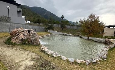 RESIDENCIA DE 3 NIVELES EN CARRETERA NACIONAL
