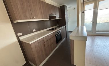 Departamento en Arriendo con Estacionamiento y Bodega, Condominio Plaza Parque los Poetas