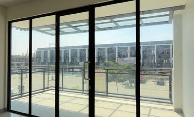 DIJUAL RUKO HAMPTON AVENUE
