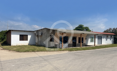 Propiedad en venta en Arenillas – Casa, departamento y área comercial en un amplio terreno