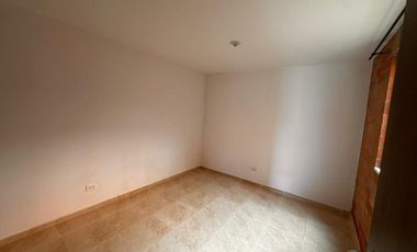 SE ARRIENDA CASA