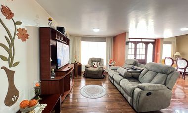 En venta casa en Azogues, en Charasol