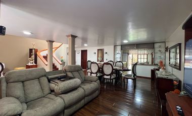 En venta casa en Azogues, en Charasol