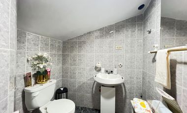 En venta casa en Azogues, en Charasol