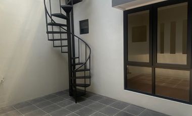 TURUN HARGA DIJUAL RUMAH @THE GREEN VENETIAN RENOVASI TOTAL UKURAN 180 meter (9x20) LOKASI STRATEGIS