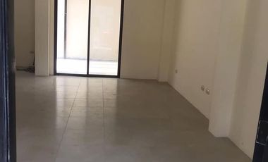 Renta de casa de dos plantas, Urb. La Rioja