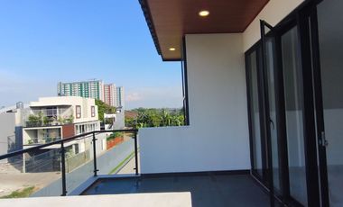 Rumah Mewah 4 KM MRT Fatmawati Cilandak KKO