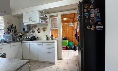 Gran Oportunidad en Osorno! Casa de 4 Dormitorios con Bodegas y Estacionamiento