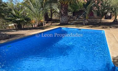 Leon Propiedades vende parcela con casa en sector Alhue, a orilla de camino principal, Curacaví.