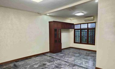 Disewakan Rumah Strategis Bisa Untuk Kantor di Margajaya, Kota Bekasi
