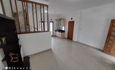RUMAH BAGUS DI SAYAP DAGO COBLONG BANDUNG 4 Kamar Tidur, 5 Kamar Mandi, Harga Rp2,8 Miliar Nego
