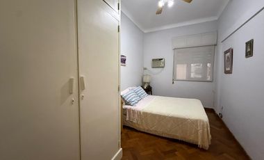 Zona Centro, por Casa de Gobierno – PH en planta alta en Venta