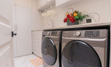 Residencia de lujo en venta con 1.923 m² de terreno, spa, jardines y tecnología premium