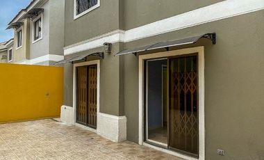 Casa en Vía a la Costa con 180 m2 de terreno y 3 dormitorios en alquiler