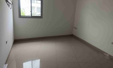 Alquiler departamento sin amoblar de  250 m2 frente a la Rio