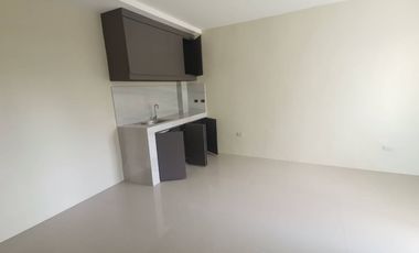 For Sale! Brandnew Townhouse with 2 Car Park in Santa Mesa near Pureza -AJCM