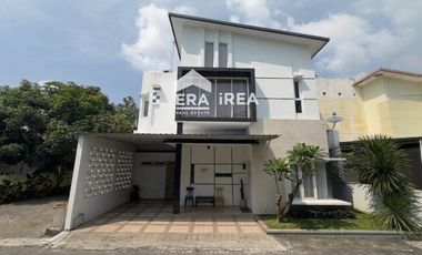 RUMAH CLUSTER DIJUAL FURNISHED DI SOLO COLOMADU DEKAT RS JIH, SUPERINDO