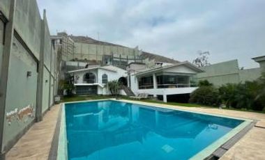 Excelente Casa 1102 m² en La Planicie - La Molina