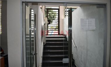 Dpto En 1Er Nivel Elevado De 107 M2 En Calle Collasuyo 251 San Miguel-Vista Exterior Frente A Parque