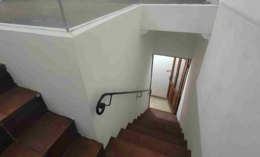 Rumah bagus dalam komplek, cocok buat huni dan kantor, akses dekat stasiun, jl. mt haryono, tol, di Gudang Peluru Tebet