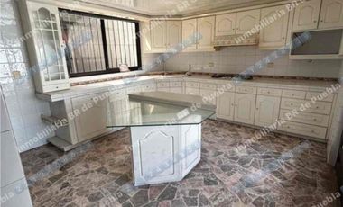 CASA EN RENTA solo uso  COMERCIAL Ideal para:
• Oficinas corporativas
• Consultorios médicos, psicológicos o nutricionales
• Academia de idiomas, música o regularización
• Centro de capacitación
• Despachos jurídicos, contables o administrativos