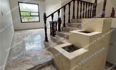 CASA EN RENTA solo uso  COMERCIAL Ideal para:
• Oficinas corporativas
• Consultorios médicos, psicológicos o nutricionales
• Academia de idiomas, música o regularización
• Centro de capacitación
• Despachos jurídicos, contables o administrativos