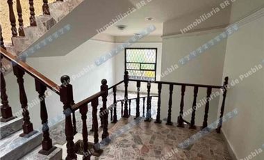 CASA EN RENTA solo uso  COMERCIAL Ideal para:
• Oficinas corporativas
• Consultorios médicos, psicológicos o nutricionales
• Academia de idiomas, música o regularización
• Centro de capacitación
• Despachos jurídicos, contables o administrativos
