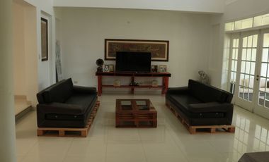 AMPLIA CASA EN VENTA O ALQUILER  CON PISCINA- LOMA BLANCA - PIURA