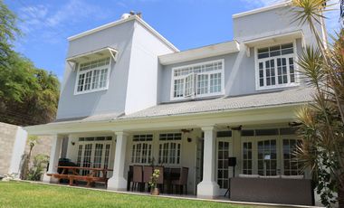 AMPLIA CASA EN VENTA O ALQUILER  CON PISCINA- LOMA BLANCA - PIURA