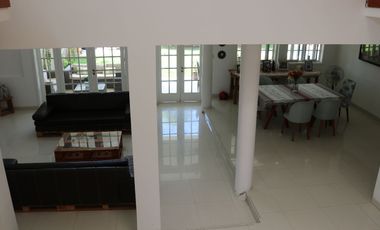 AMPLIA CASA EN VENTA O ALQUILER  CON PISCINA- LOMA BLANCA - PIURA